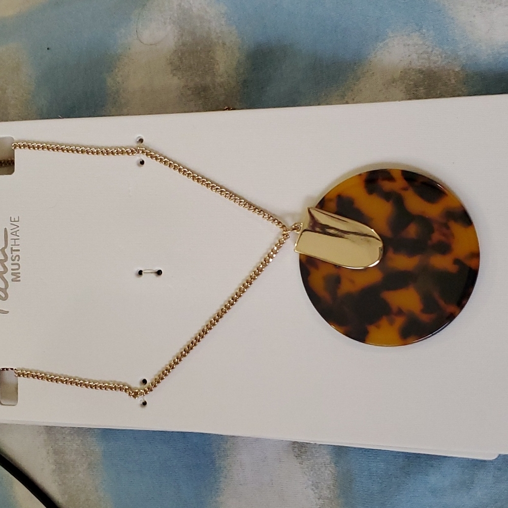 Leopard style designed necklace